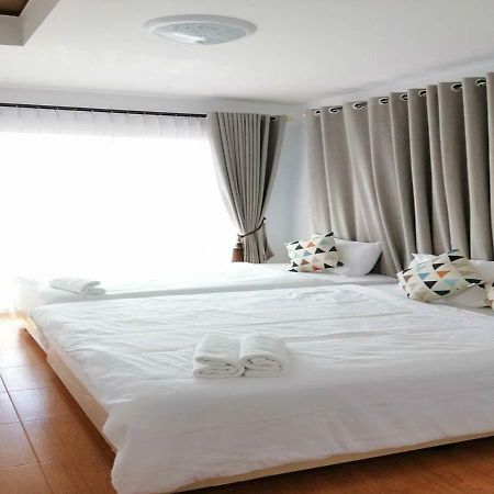 Готель Baan Bua House 2 Аюттхая Екстер'єр фото